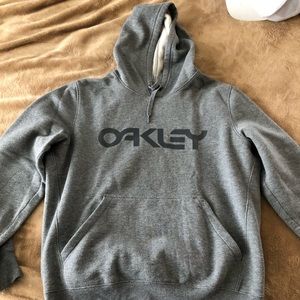 Gray Oakley sweatshirt
